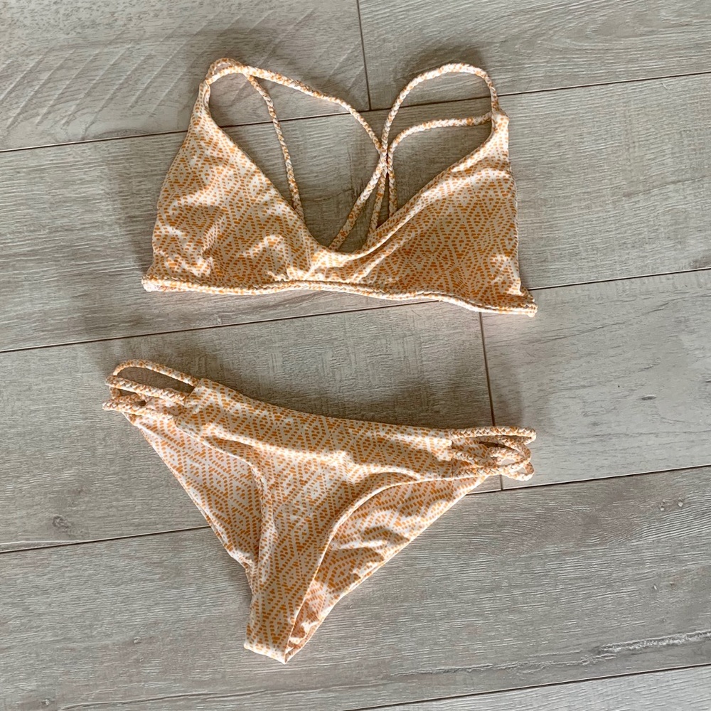 Frankies Bikini Set